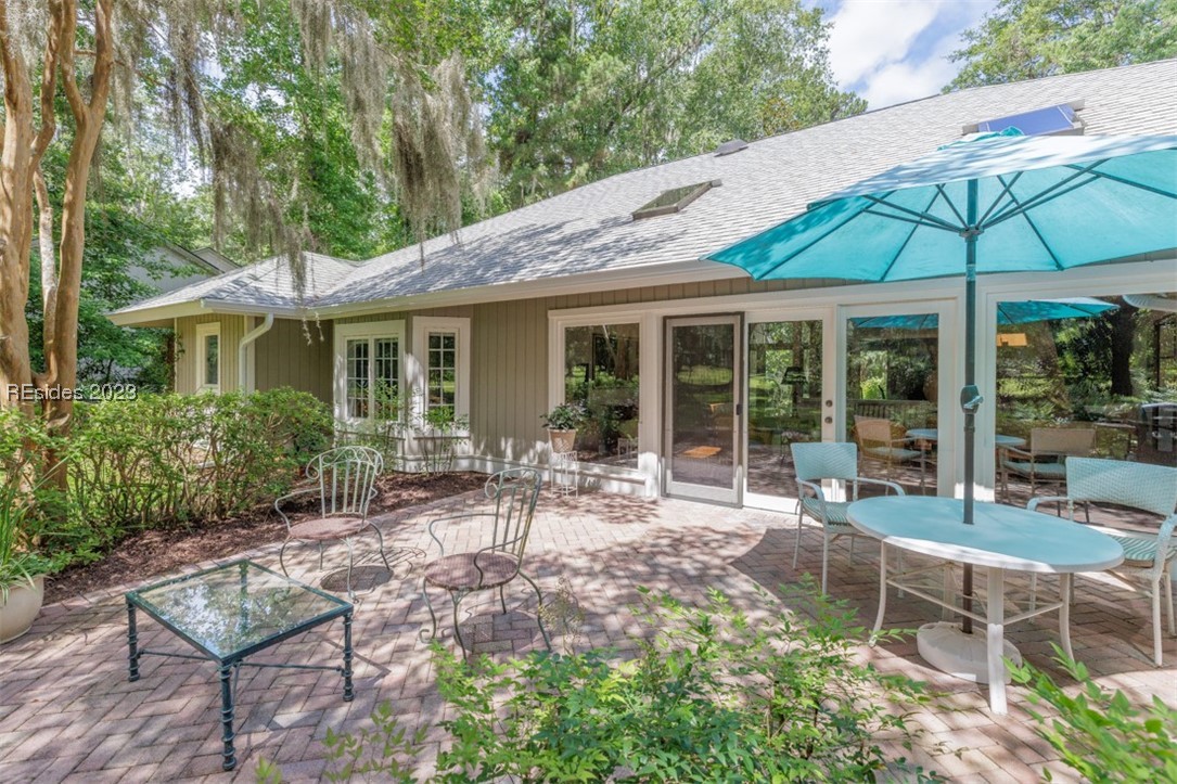 19 White Oaks Circle