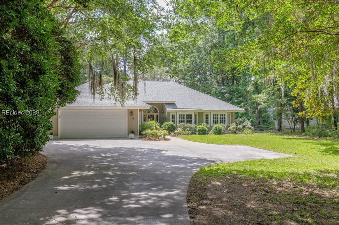 19 White Oaks Circle