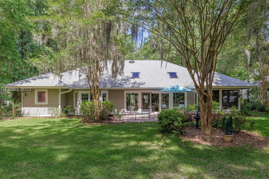19 White Oaks Circle