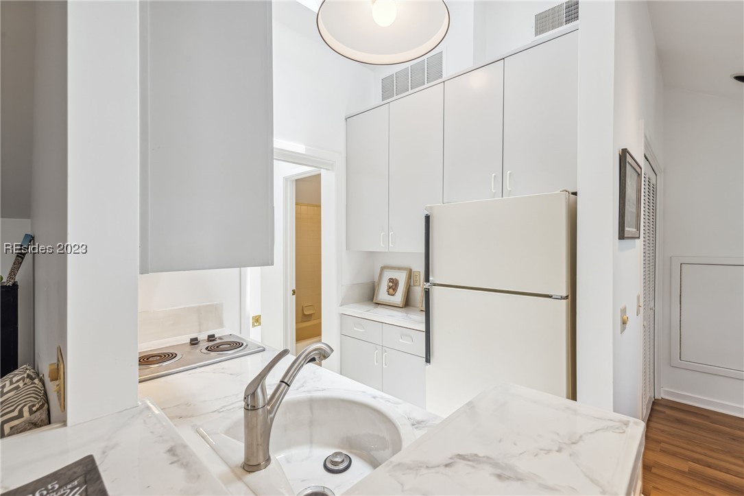 1 Sanderling Court