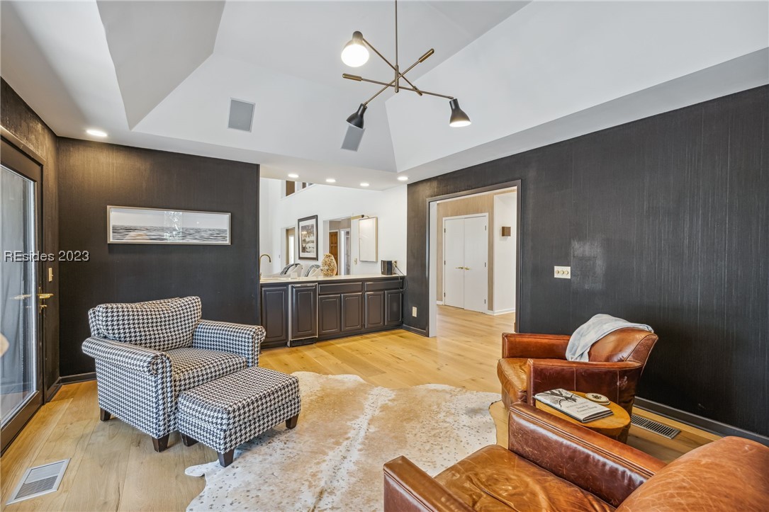 1 Sanderling Court