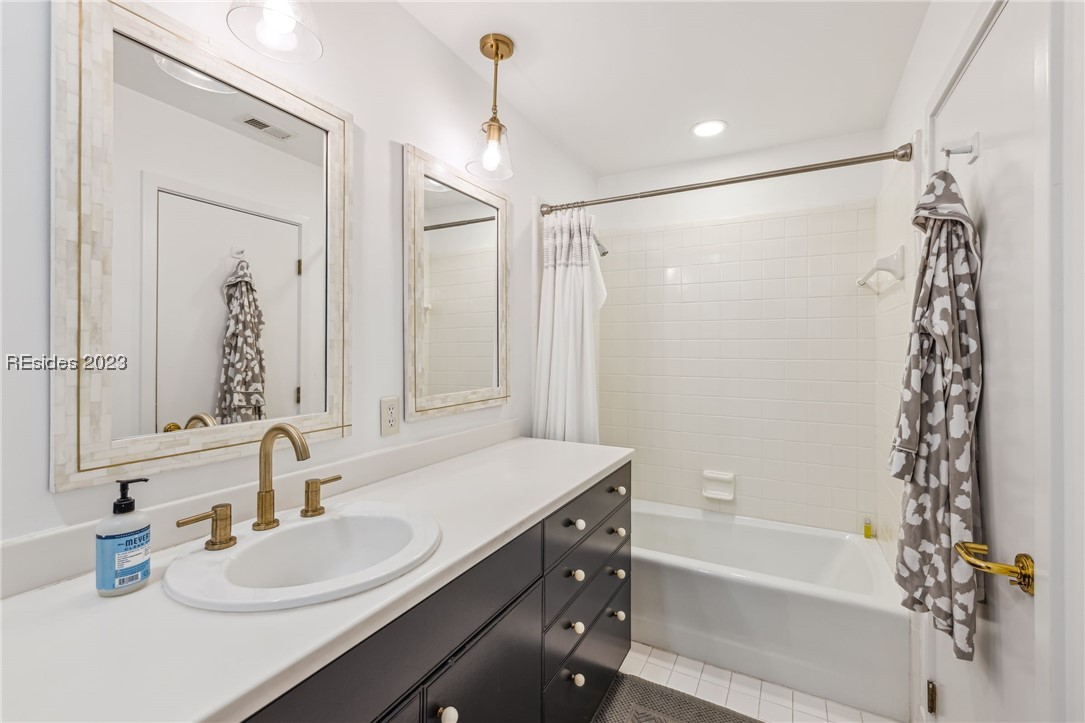 1 Sanderling Court
