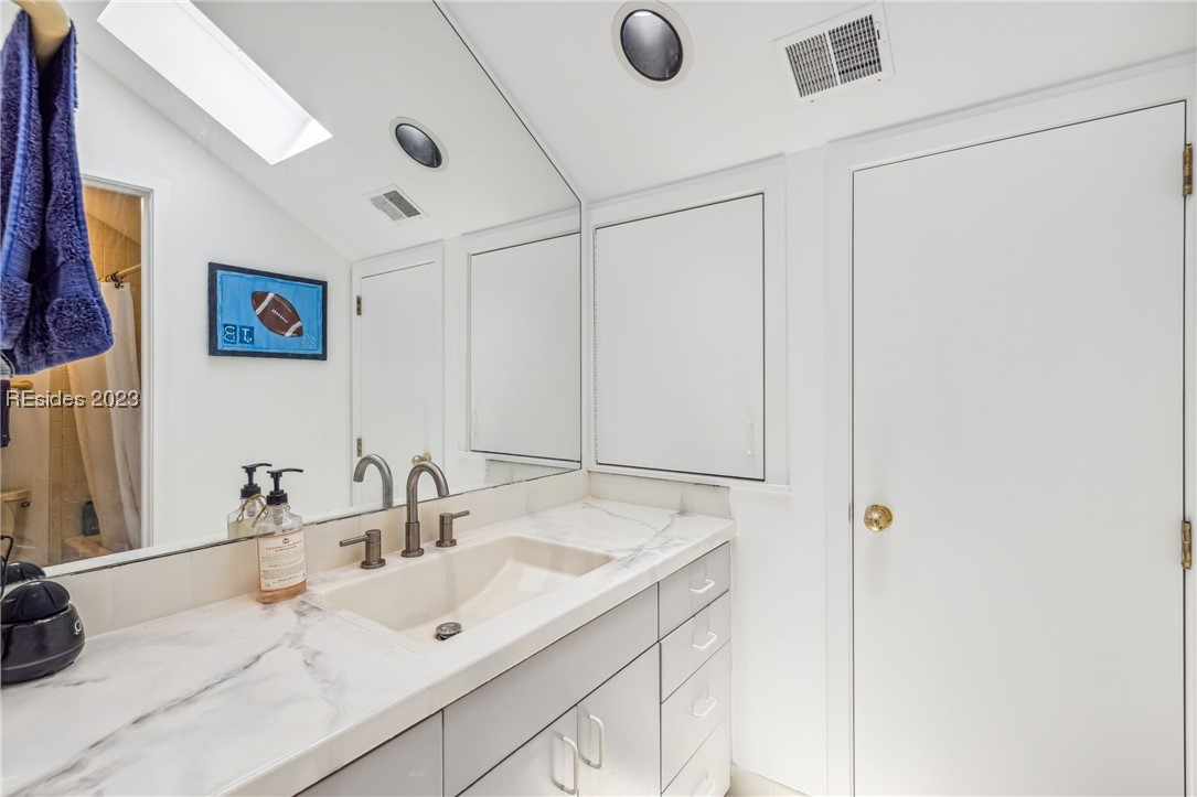 1 Sanderling Court