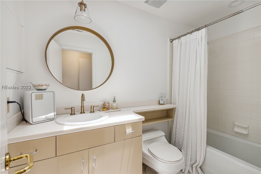 1 Sanderling Court
