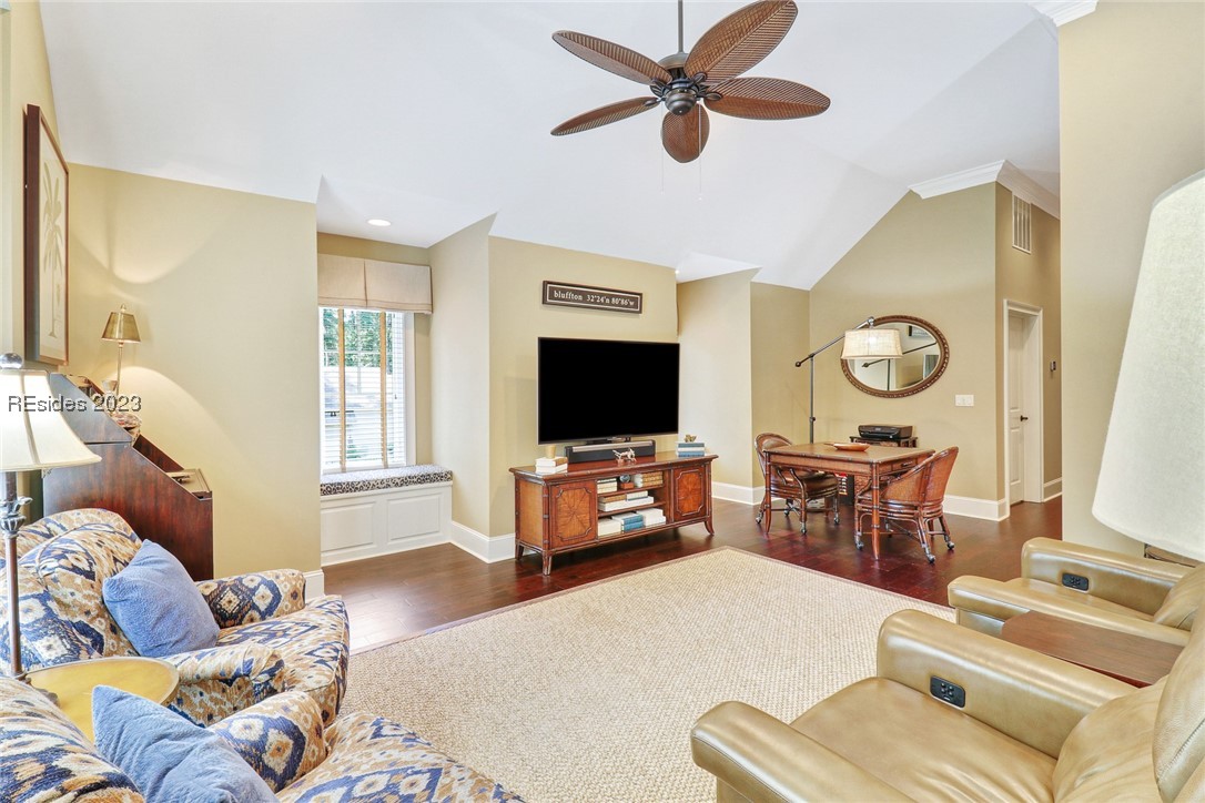 6 Newberry Court