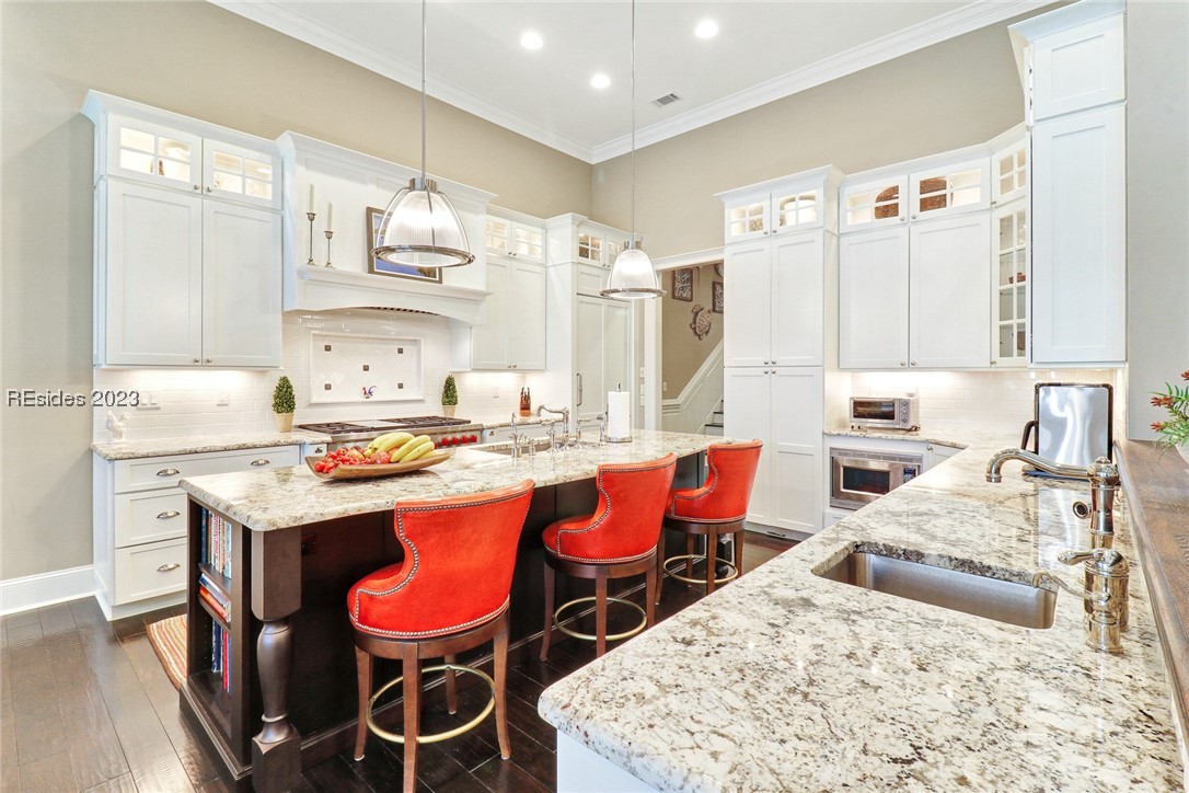 6 Newberry Court