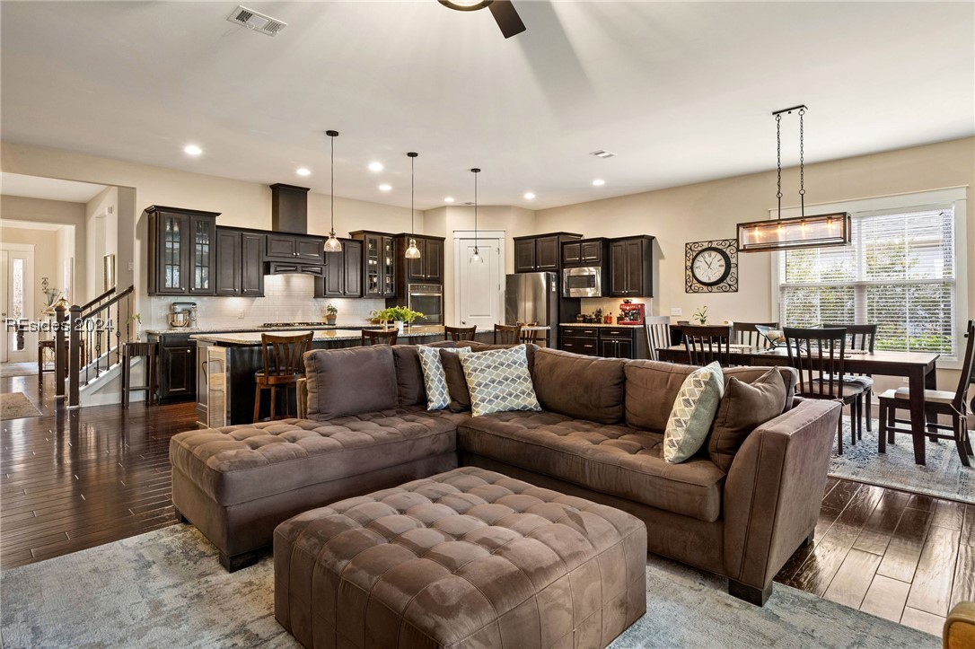 29 Driftwood Court W