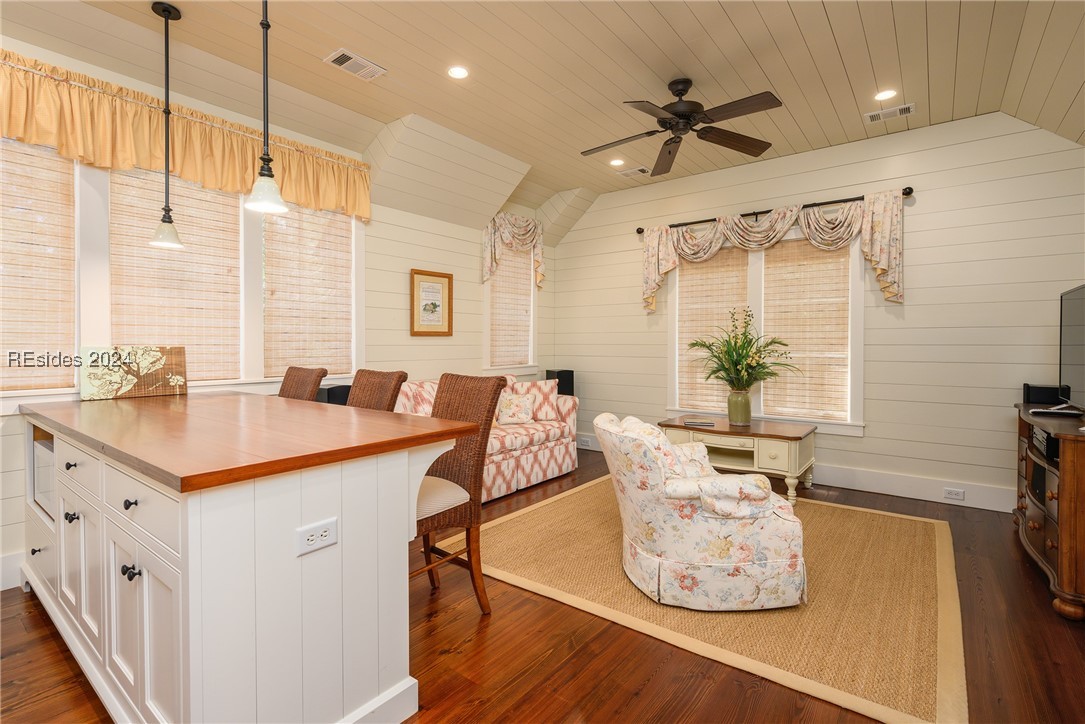 2 Kestral Court