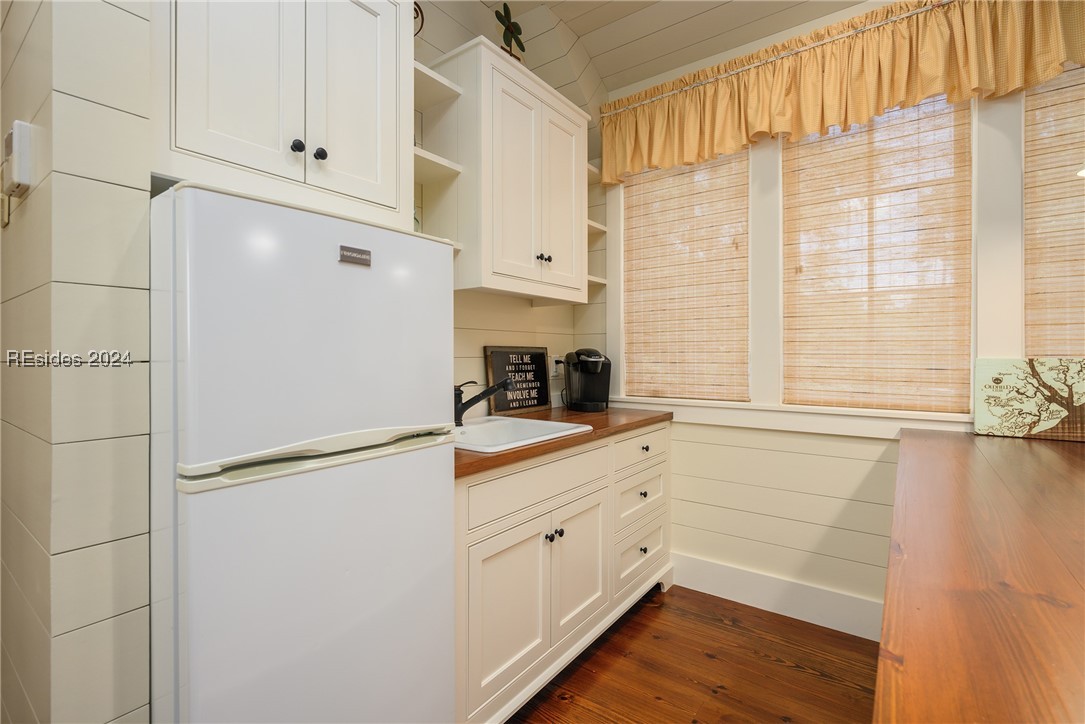 2 Kestral Court