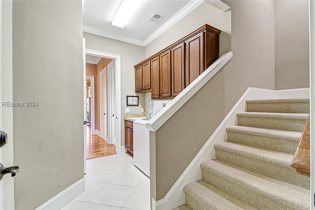 16 Hunting Court