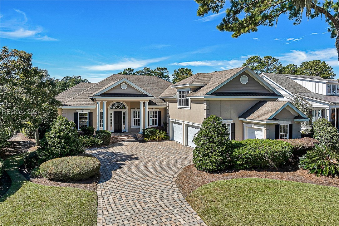 16 Hunting Court