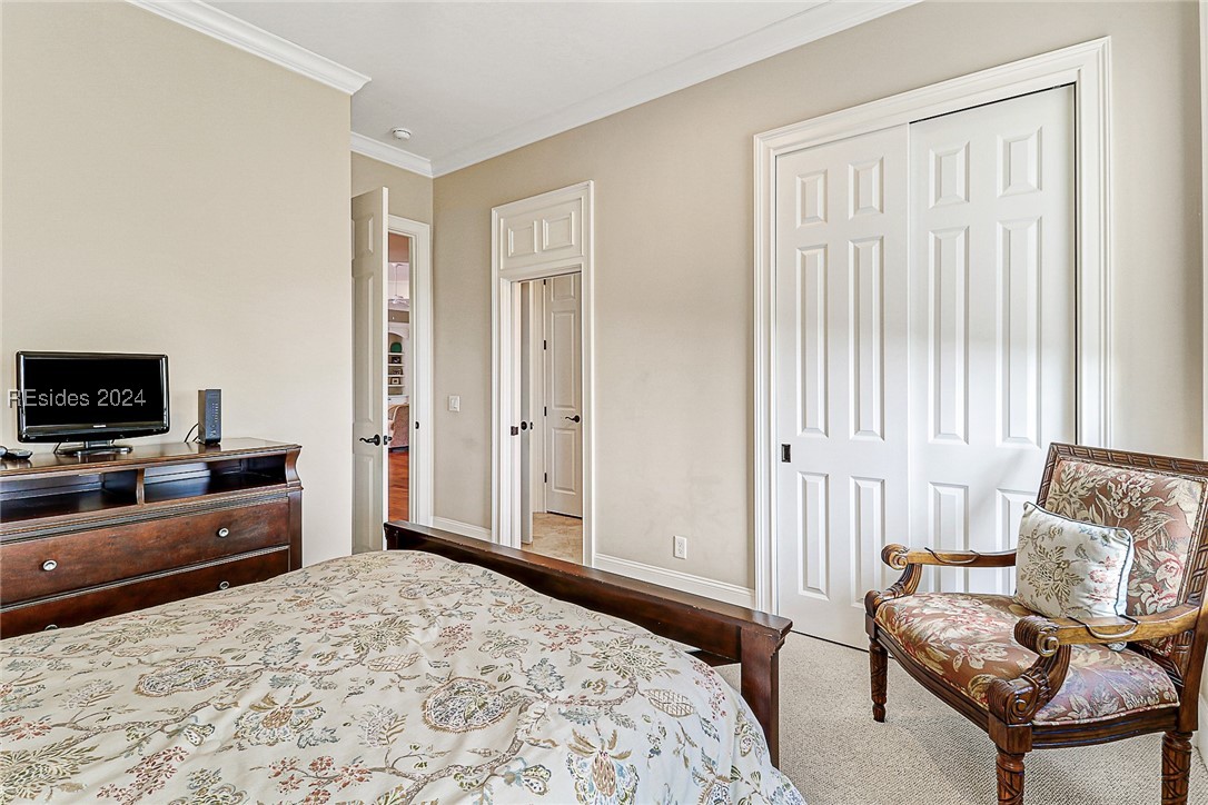 16 Hunting Court