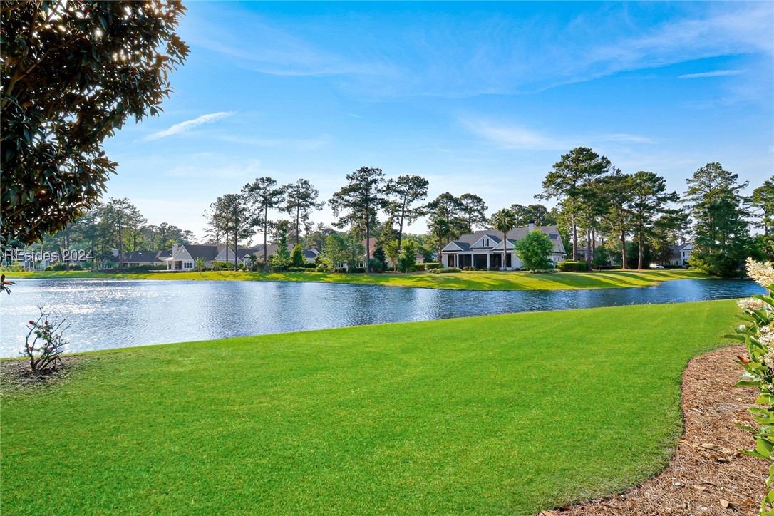 16 Hunting Court