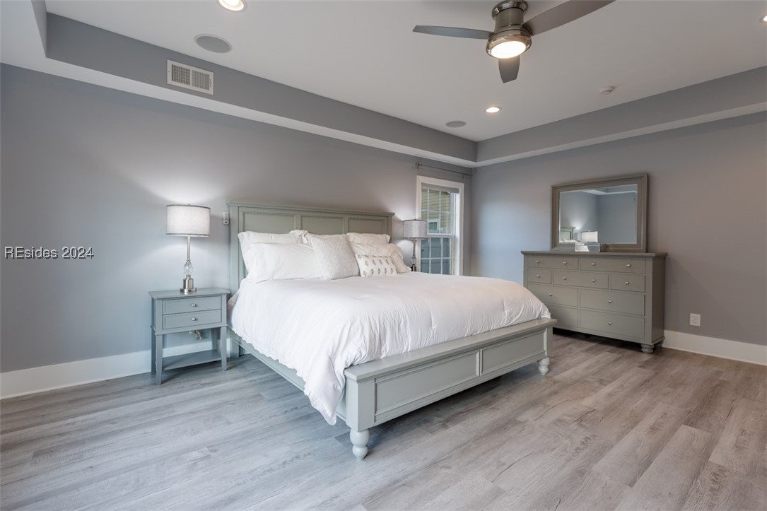 230 Grand Court S