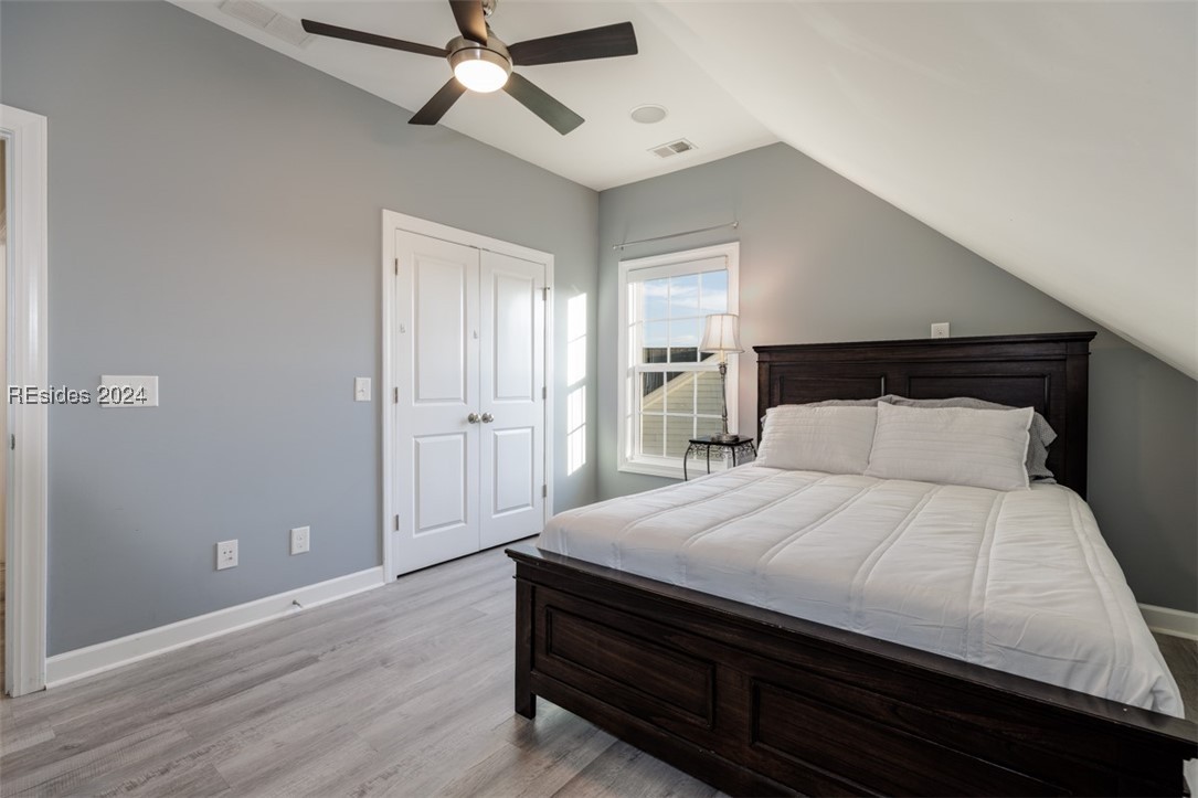 230 Grand Court S