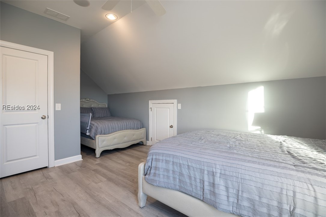 230 Grand Court S