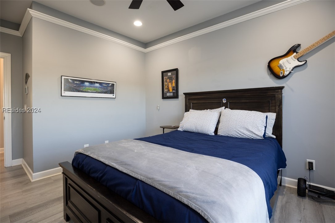 230 Grand Court S
