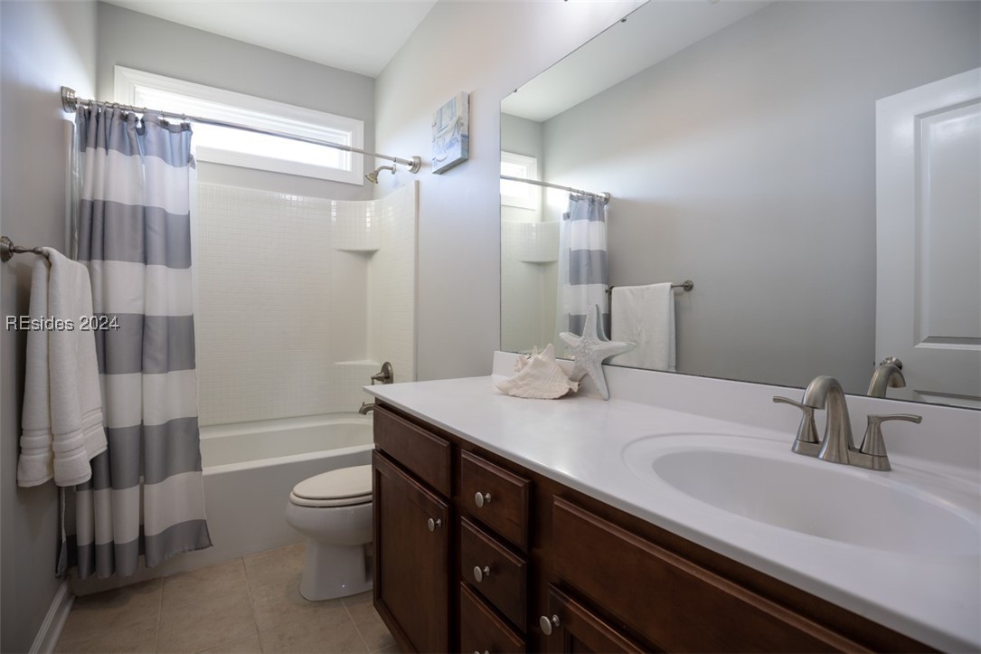 230 Grand Court S