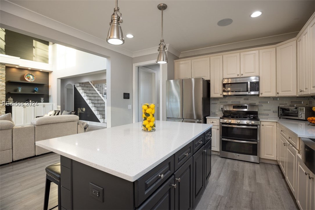 230 Grand Court S
