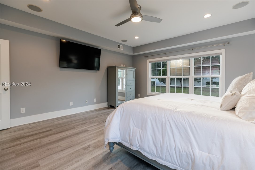 230 Grand Court S