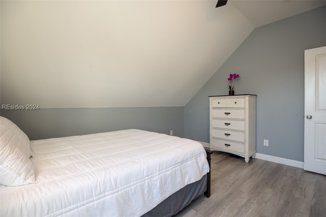 230 Grand Court S