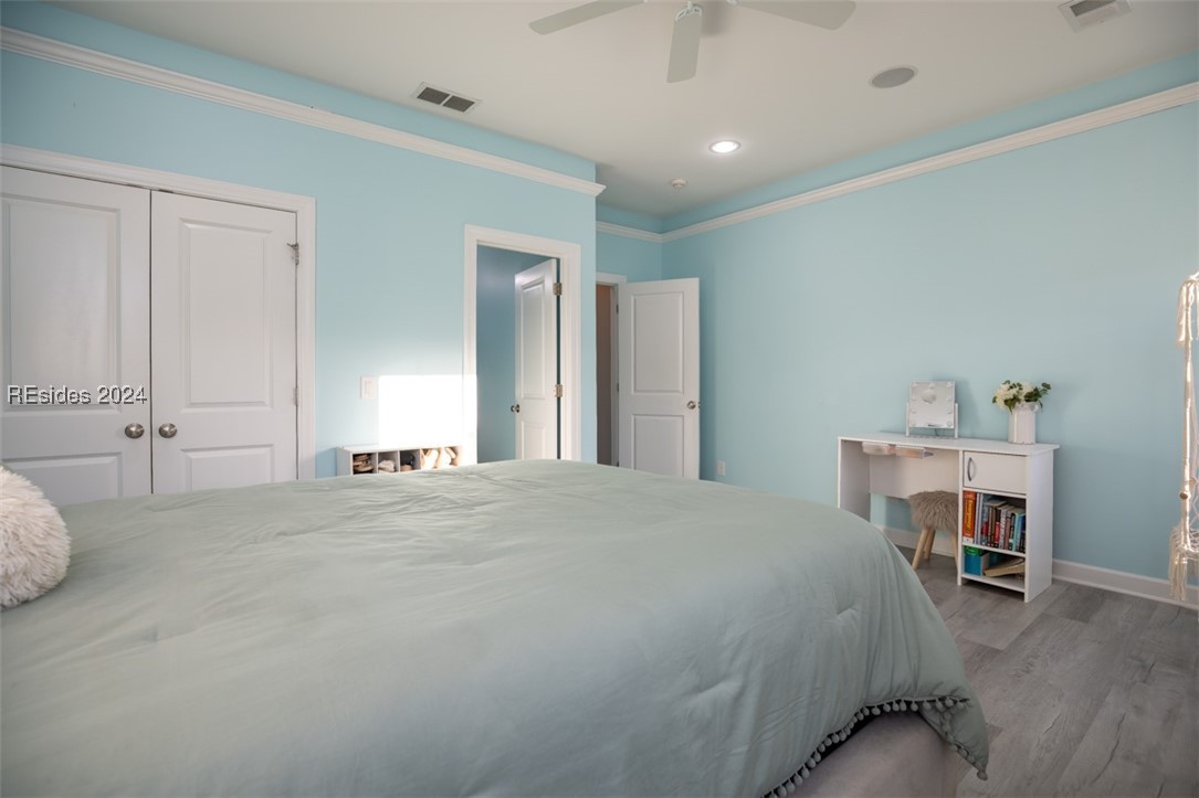 230 Grand Court S