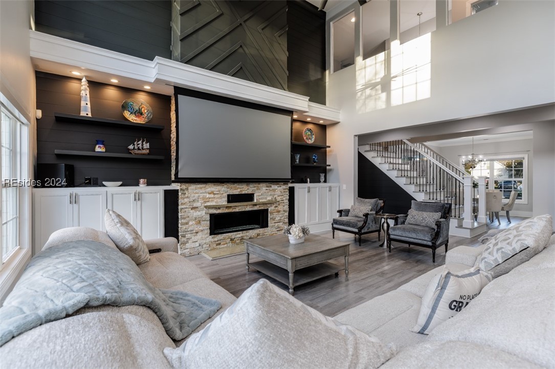 230 Grand Court S