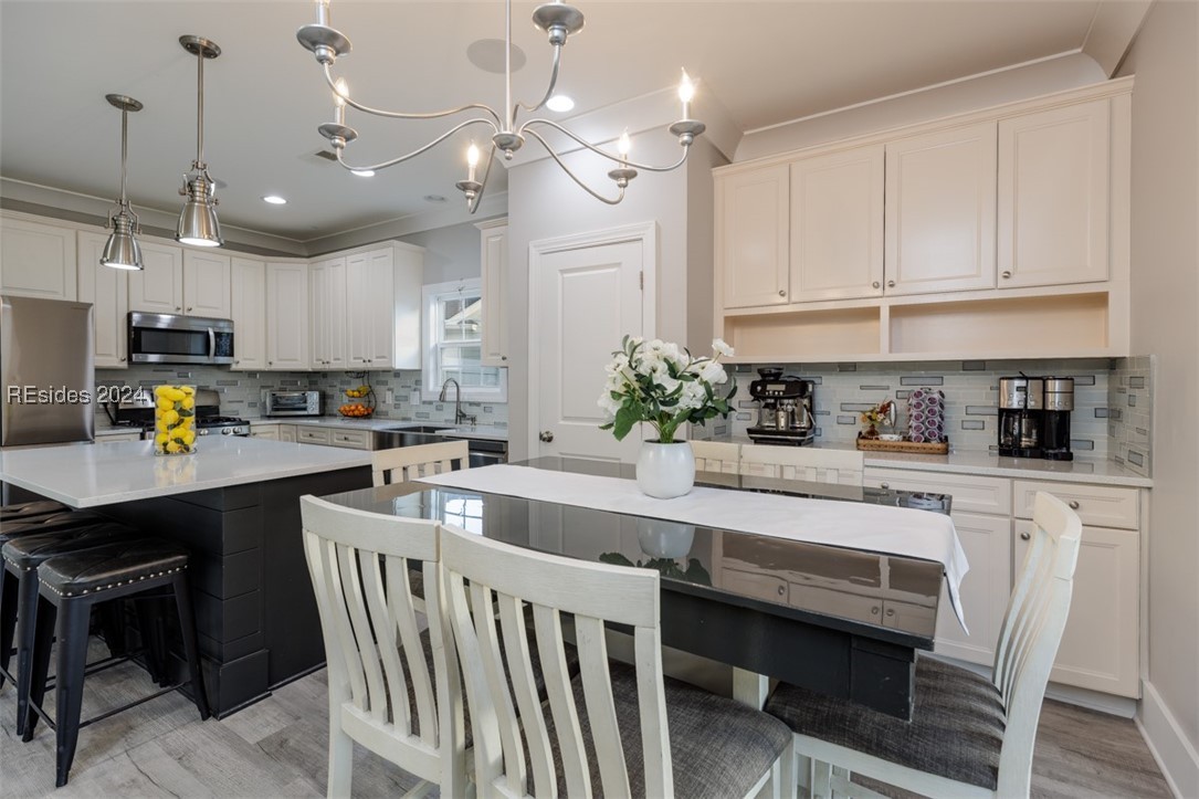230 Grand Court S