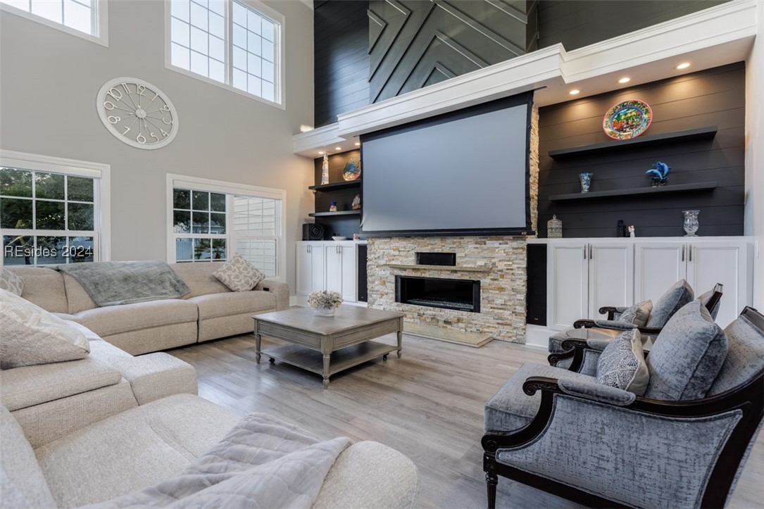 230 Grand Court S