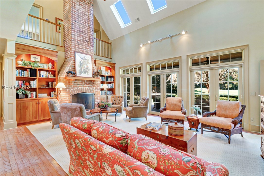 77 Lexington Drive