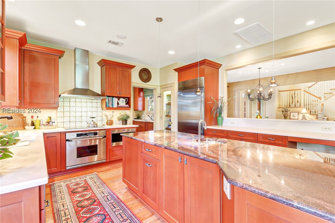 77 Lexington Drive
