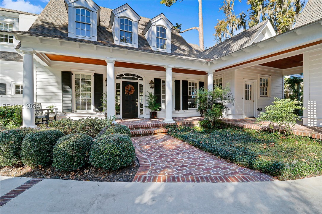 77 Lexington Drive