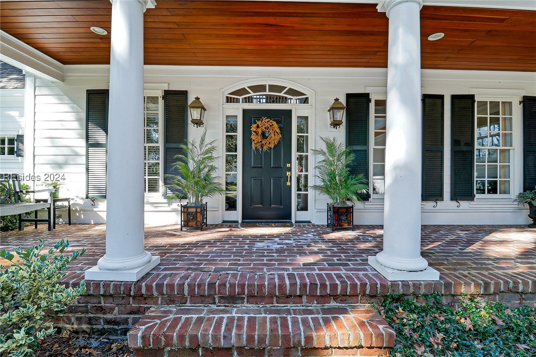 77 Lexington Drive