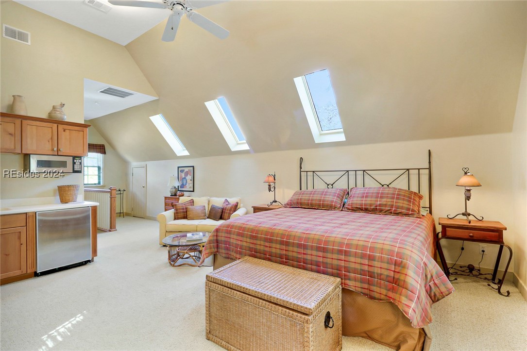 77 Lexington Drive