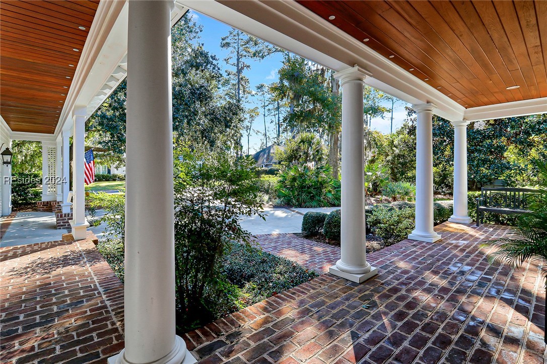 77 Lexington Drive