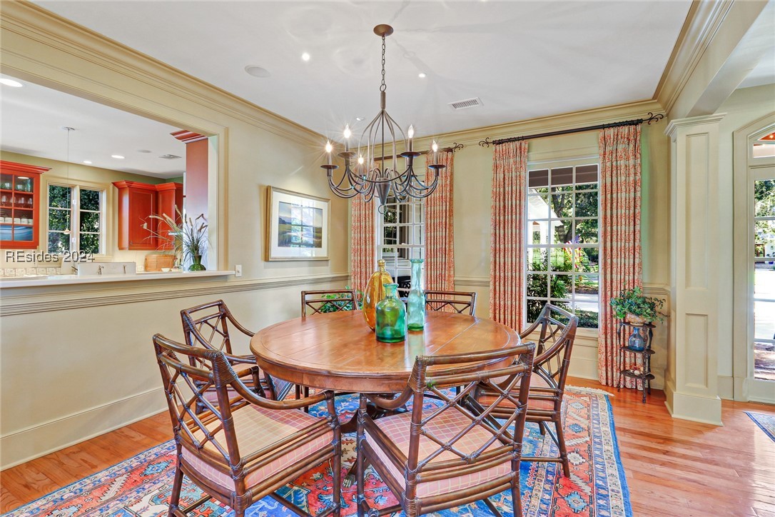 77 Lexington Drive