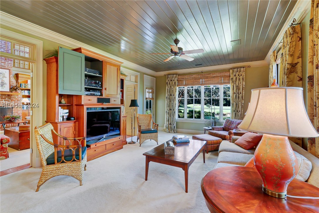 77 Lexington Drive