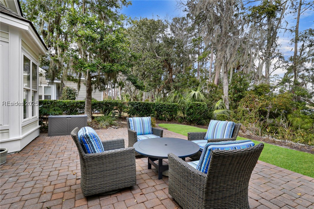 11 W Kershaw Drive