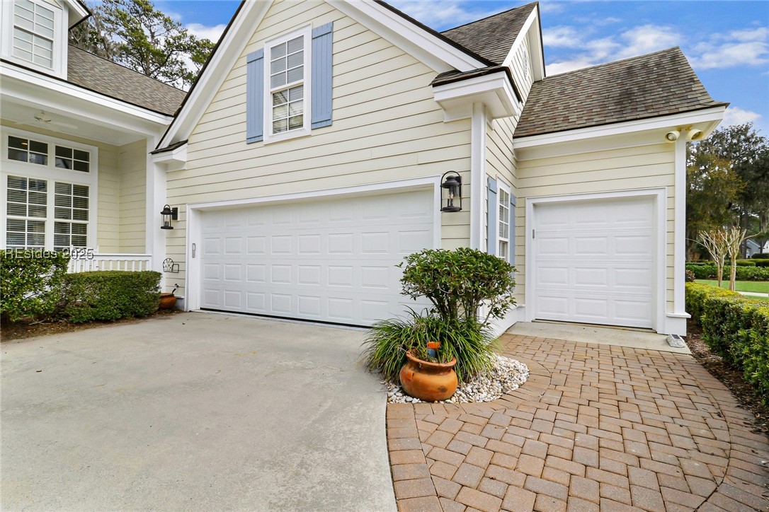 11 W Kershaw Drive
