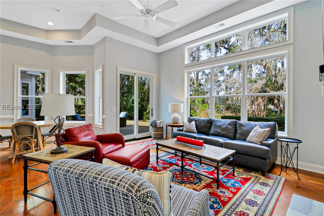 11 W Kershaw Drive