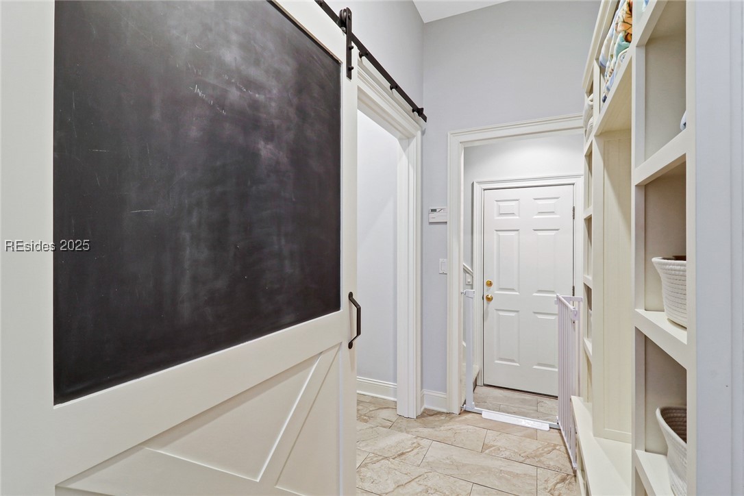 11 W Kershaw Drive