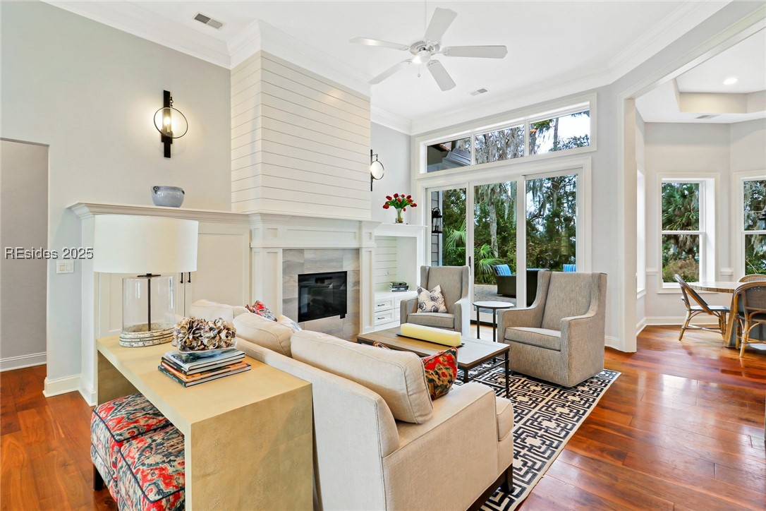 11 W Kershaw Drive