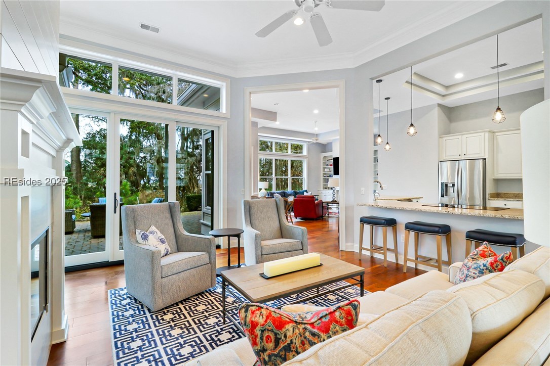 11 W Kershaw Drive