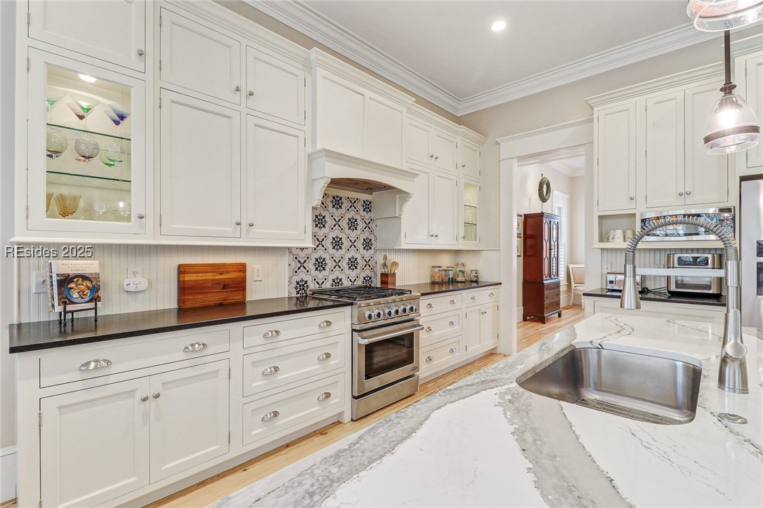 2 Groton Circle