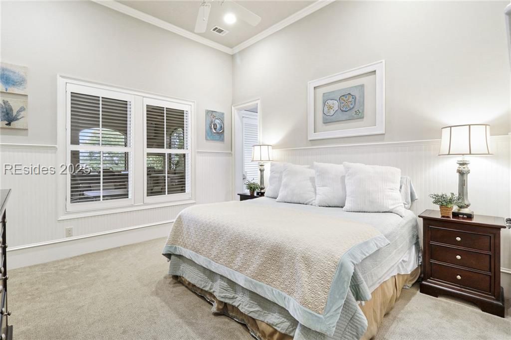 8 York Circle