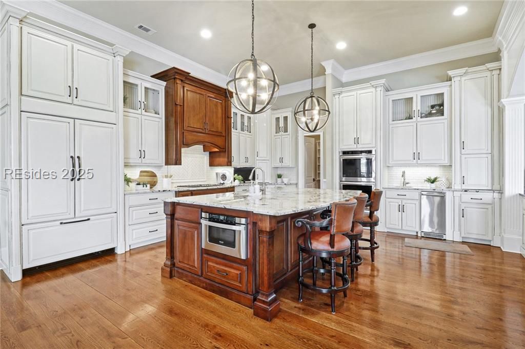 8 York Circle