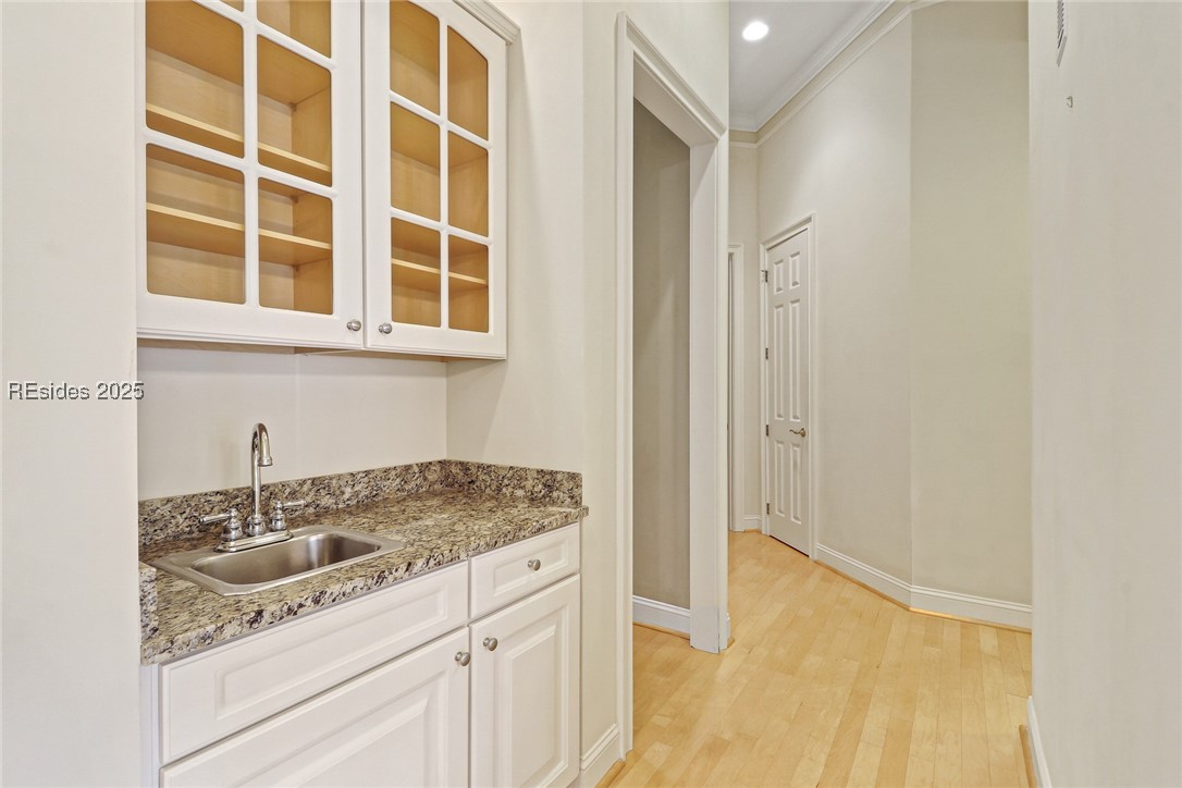 11 E Summerton Court