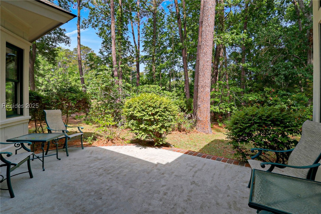 11 E Summerton Court