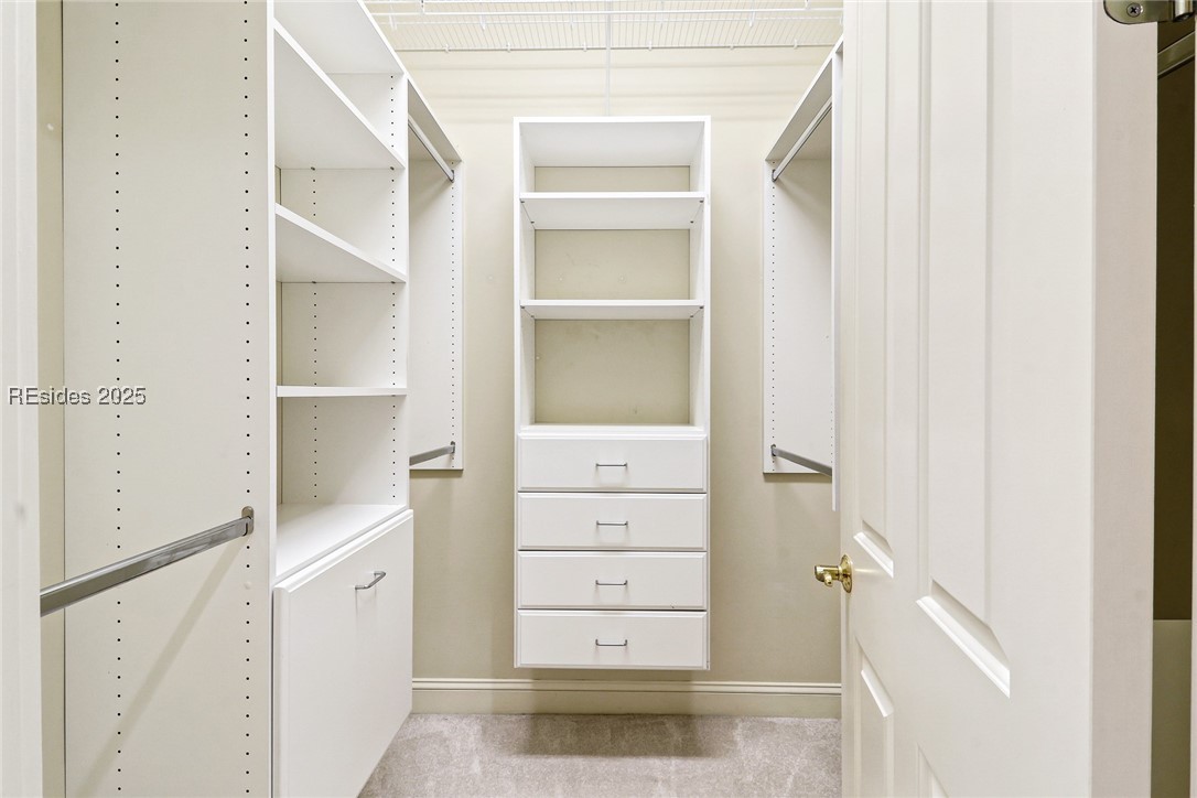 11 E Summerton Court