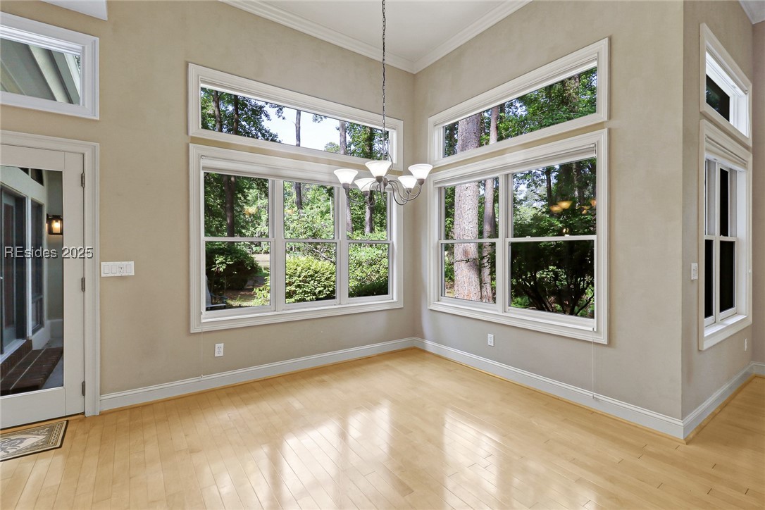 11 E Summerton Court